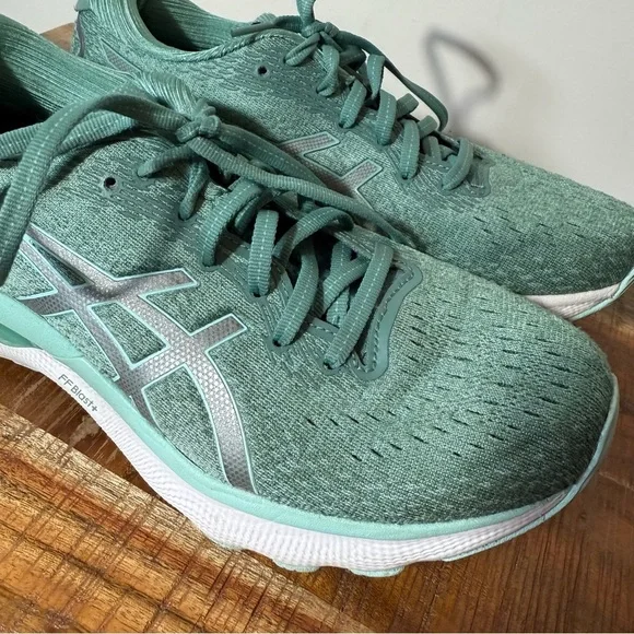 Asics Gel Nimbus 24 Green Athletic Shoes, Women’s 7.5 wide - Picture 2 of 9